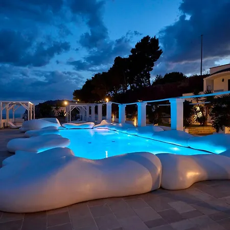 Hotel La Casa E Il Mare, Private Bay 4*