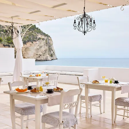 Hotel La Casa E Il Mare, Private Bay