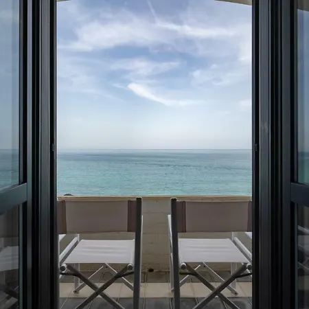 Hotel La Casa E Il Mare, Private Bay 4*