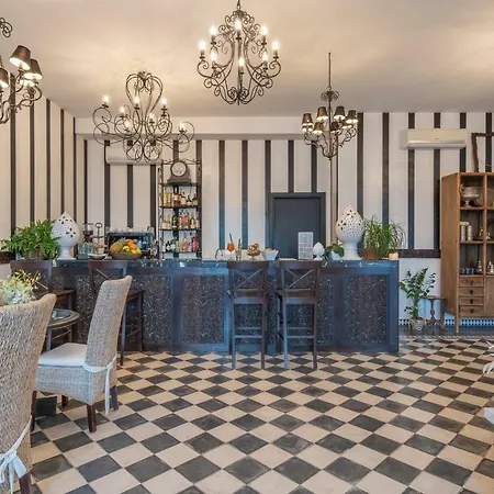 Hotel La Casa E Il Mare, Private Bay 4*