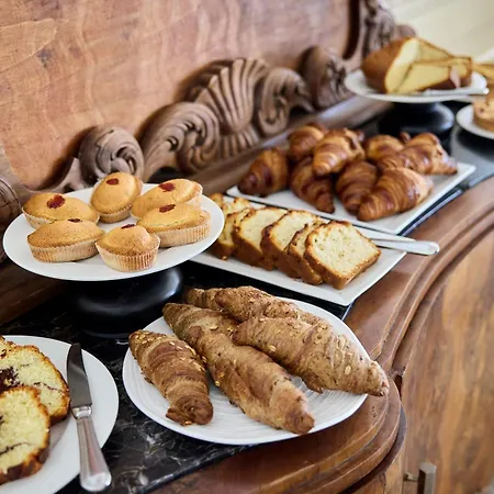 Hotel La Casa E Il Mare, Private Bay